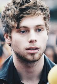 Hasil gambar untuk luke hemmings