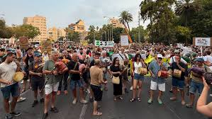 El ex conseller de Turismo de Armengol se esconde y no acude a la manifestación por miedo a ser abucheado