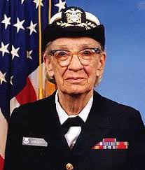 Sie war im letzten Dienstgrad Flottillenadmiral (<b>Rear Admiral</b> (lower half)) <b>...</b> - gracehopper