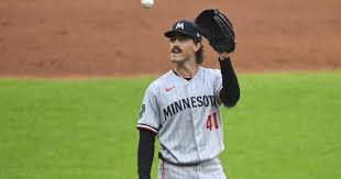 BASEBALL-MLB-CLE-MIN/