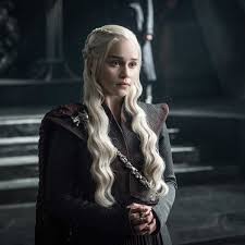 Emilia Clarke não quer mais saber de dragões: ‘Demorei para perceber que poderia ter autonomia’