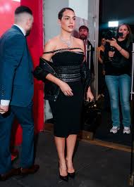 Georgina Rodríguez convertida en una dominatrix elegante con un vestido homenaje a Donatella Versace