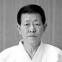 Kyoichi-Inoue Kyoichi Inoue Sensei Yoshinkan 8ème Dan. 1- Dans cette technique, vous déséquilibrez complètement votre adversaire en attaquant sur ... - Kyoichi-Inoue