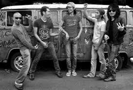 Hasil gambar untuk foto slank waktu manggung