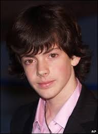 Skandar Keynes (born Alexander Amin Caspar Keynes; 5 September 1991) is an English actor. - _41099578_narnia_gallery6