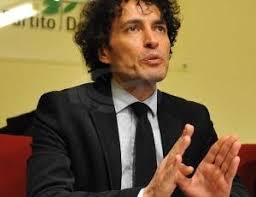 ... con grande impegno e anche senso di sacrificio la candidatura a Sindaco della città di Dante Andrea Rossi, consci della difficoltà di un posizionamento ... - Dante%2520Andrea%2520rossi-300x284