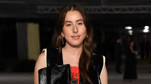 Alana Haim Joins Aubrey Plaza in 'The Heidi Fleiss Story'