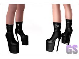 Resultado de imagem para SAPATOS DA LADY GAGA