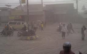 Hasil gambar untuk FOTO-FOTO KORBAN GUNUNG API