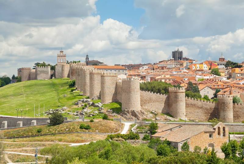 Ávila‎