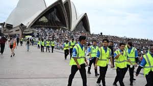 Top News: Leaders urge Sydneysiders to step out and celebrate New Year's Eve