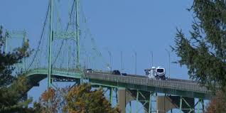 Investigation of Abandoned Vehicle Closes Thousand Islands Bridge - SSBCrack