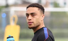 Which players born outside the USA are representing the USMNT at the 2026 World Cup?