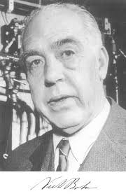 ... Bruder des Mathematikers Harald Bohr, Vater des Physikers Aage Bohr, ...