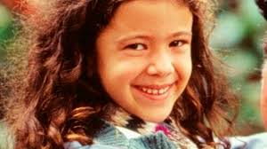 Ex-atriz mirim de ‘Sonho Meu’ completa 39 anos de vida. Veja como ela está hoje em dia
