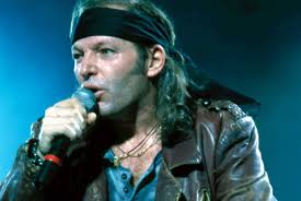 Vasco Rossi nel 1996 - vasco-rossi,-1996_650x435