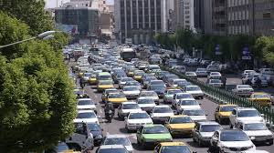 اجرای دومین روز طرح زوج یا فرد از درب منزل/ ترافیک پرحجم و سنگین در معابر تهران
