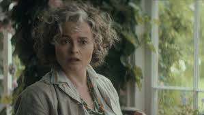 Helena Bonham Carter é removida do elenco de série premiada dias depois do início das filmagens e produção justifica
