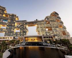 Gambar luxurious hotel in Dubai