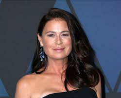 Maura Tierney