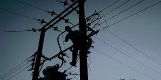 Overnight storms knock out power for thousands in Middle Tennessee