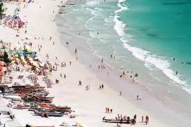 Do "Caribe brasileiro" a Floripa: concursos oferecem vagas para morar na praia