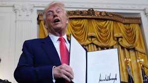Trump Embraces 'Tailored' Tariff Deals Amid Foreign Negotiations