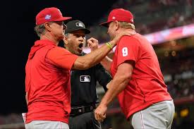 Two Phillies coaches tossed after Reds’ Elly De La Cruz called safe at second base