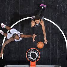 Clippers y Spurs: El choque de futuros y pasado en el partido clave de la fase final