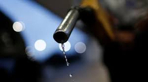Governo Lula publica decreto com subsídio de R$ 0,44 por litro da gasolina