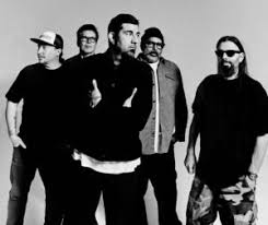 NEWS: Deftones announce return in 2026 -