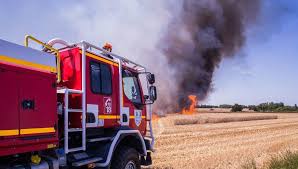 De nouveaux départs de feu en Charente-Maritime, des habitants évacués