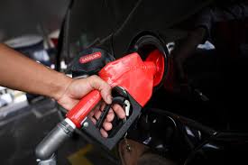 Gasolina com 32% de etanol chega aos postos amanhã; veja como proteger seu carro