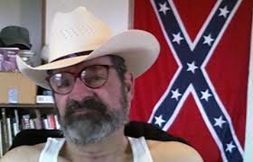 Un ex miembro del Ku Kux Klan, anti semita acusado de matar a tres personas en centros judíos de Kansas, fue pillado chanchito con un supuesto enemigo suyo, ... - Ku-Klux-Klan-YT