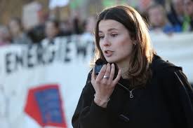 Fernandes ruft zu Demo auf, Neubauer spricht als „Betroffene“ - Kultur - SZ.de