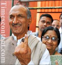 Delhi Pradesh Congress Committee President JP Aggarwal displaying indelible ink on his finger, walk out - Jp-agarwal-J-p-agarwal-Jai-parkash-aggarwal