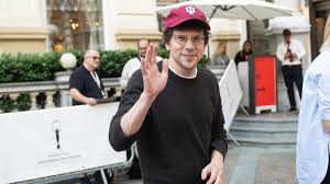Jesse Eisenberg Is Getting Polish Citizenship and Wants to Work More in Europe: In the U.S., the “Kind of Films I Love Are Increasingly Difficult to Make”