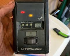 Image of LiftMaster flashing orange light
