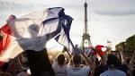 throws shade Eiffel Tower, says