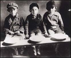 Image result for picture inside lodz ghetto Jews having lunch