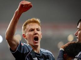 Frankfurt boss criticises Graham Potter’s decision to exclude Hugo Larsson from Sweden’s World Cup squad