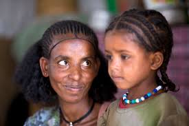 Kiros with her daughter Lilti – photo courtesy of Jiro Ose and Save The Children - rs57090_jo_042413_3914