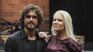 A l'Eurovision, les favoris finlandais déploieront flammes et violon endiablé pour séduire