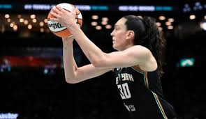 Wings vs Liberty Prediction, Picks & Odds for Tonight’s WNBA Game