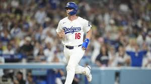 Dodgers' Nightmare: Will Smith's Injury Threatens Postseason Dreams! - Imagen principal del artículo