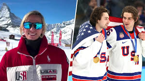 ภาพประกอบทีมฮอกกี้หญิงสหรัฐฯ เฉลิมฉลอง