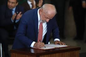 Brasília Hoje: Bancada do Novo quer derrubar decretos de Lula sobre redes sociais