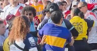 ¡Escándalo en el Rose Bowl! Hincha de Boca Desata Furia Riverplatense - Imagen principal del artículo