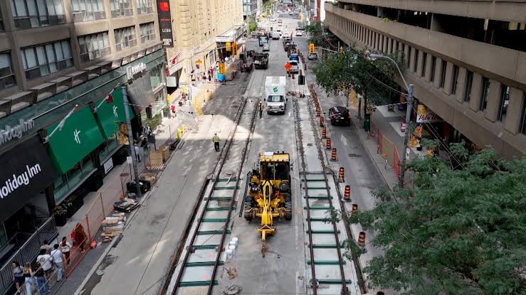 Parallel construction on Carlton, Wellesley streets frustrates Toronto residents as road closures and transit disruptions persist; city aims for December completion