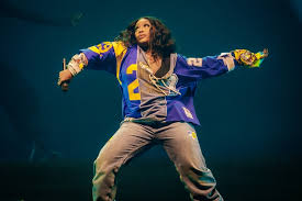 SZA claps back at Bieber Coachella backup claims